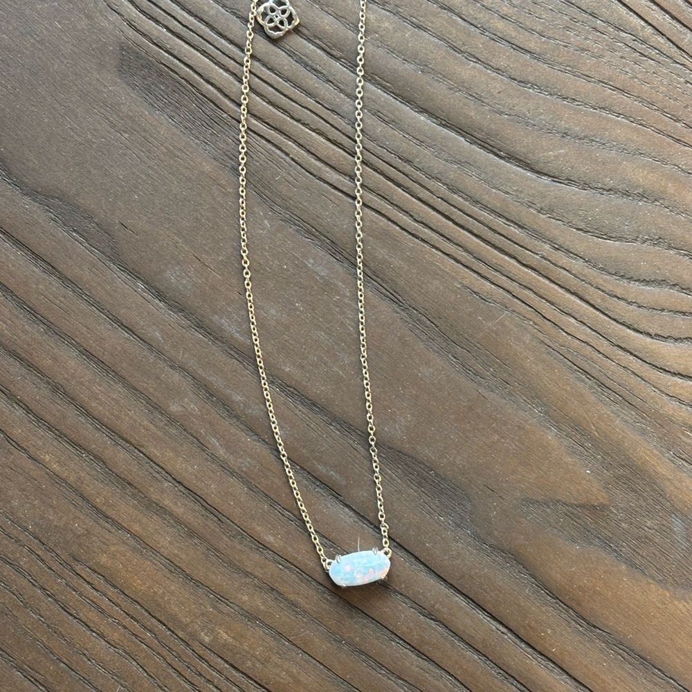 Elegant Kendra Scott Gold Necklace Necklace with Opal Pendant